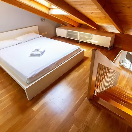 公寓 Le Rive Loft *
